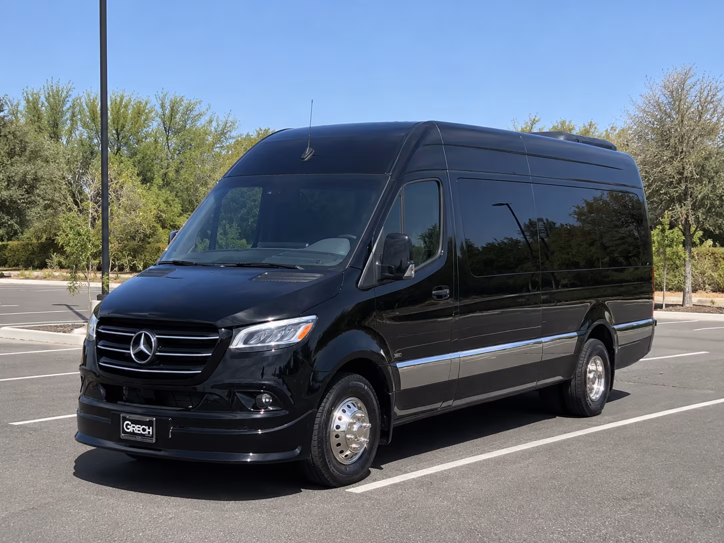 Detroit Airport Shuttle & Transportation party bus exterior